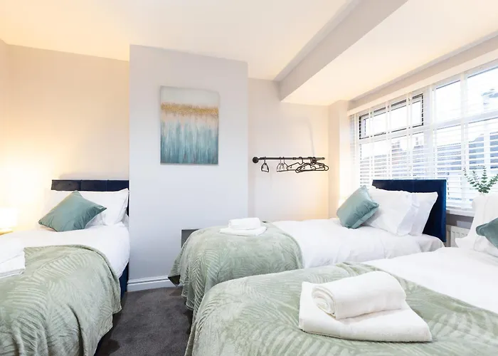 4br Spacious Sleeps 10 30-off For Tradespeople לידס