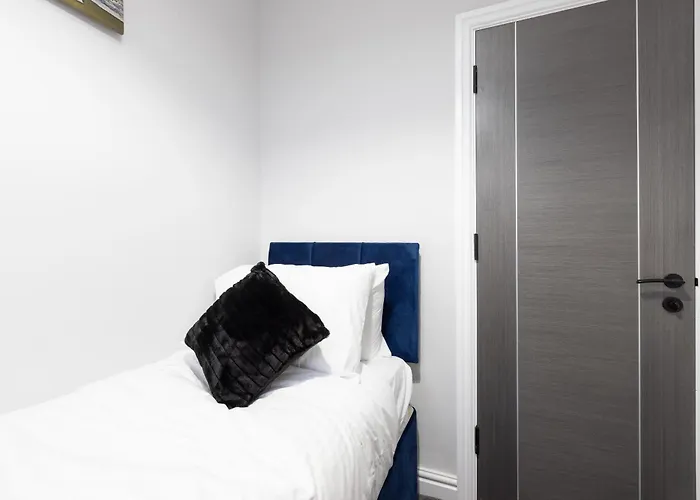 דירה 4br Spacious Sleeps 10 30-off For Tradespeople לידס