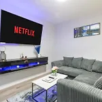 4br Spacious Sleeps 10 30-off For Tradespeople *