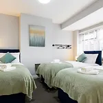 4br Spacious Sleeps 10 30-off For Tradespeople Apartment