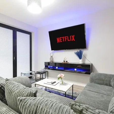 Modern 4-br Sleeps 10,near Centre Leeds (West Yorkshire)