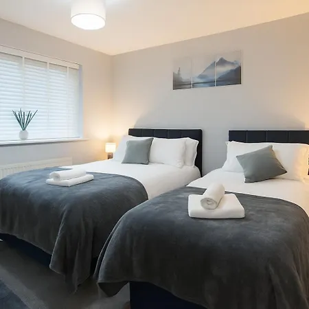 4br Spacious Sleeps 10 30-off For Tradespeople