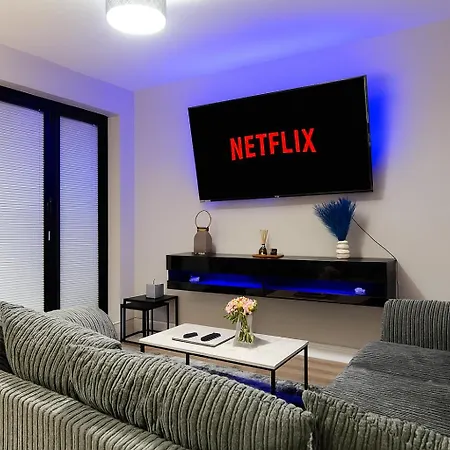 Modern 4-br Sleeps 10,near Centre Apartment Leeds (West Yorkshire)