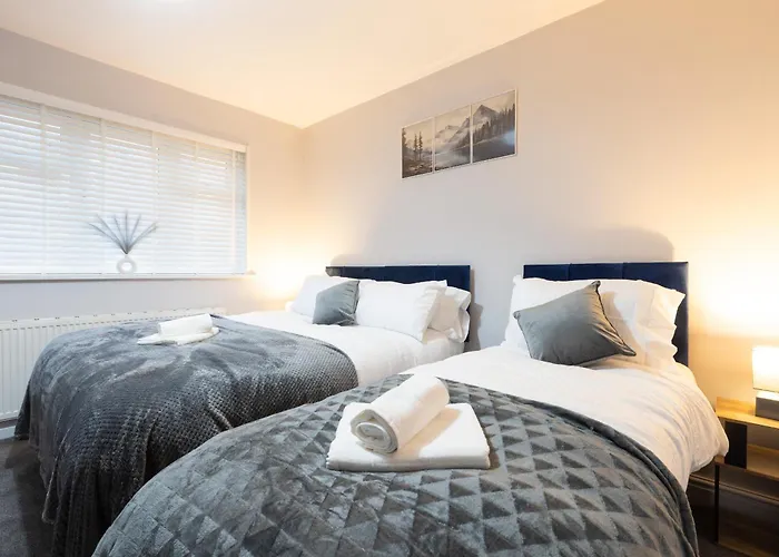 Spacious 4br Sleeps 10 30off For Contractors