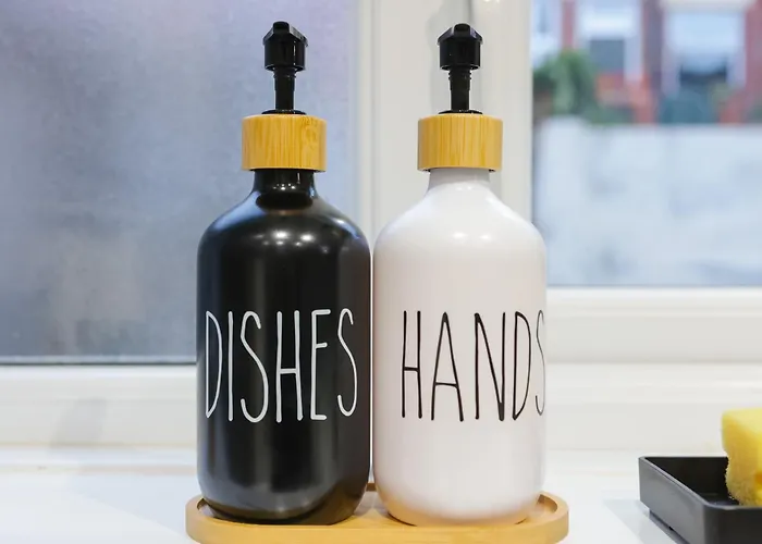 4br Spacious Sleeps 10 30-off For Tradespeople Διαμέρισμα Λιντς