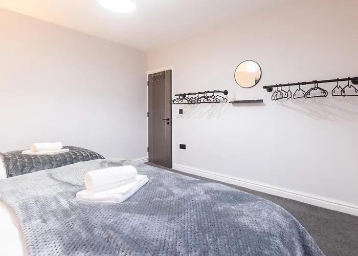 Διαμέρισμα 4br Spacious Sleeps 10 30-off For Tradespeople Λιντς